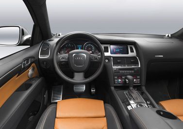 Audi Q7 ط (4 لتر)، دفع رباعي 5 أبواب — منطقة السائق