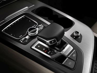 Audi Q7 II (4M)، دفع رباعي 5 أبواب — الكونسول الوسطي
