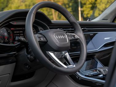 Audi Q7 عملية فيس ليفت II (4M) II (4M)، دفع رباعي 5 أبواب — عجلة القيادة