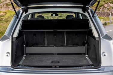 Audi Q7 عملية فيس ليفت II (4M) II (4M)، دفع رباعي 5 أبواب — حجرة الأمتعة