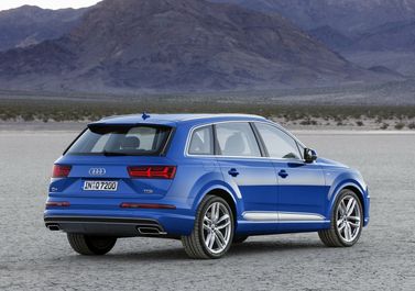 Audi Q7 II (4M)، دفع رباعي 5 أبواب — منظر خلفي أيمن