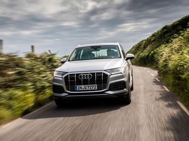 Audi Q7 عملية فيس ليفت II (4M) II (4M)، دفع رباعي 5 أبواب — منظر أمامي بزاوية ثلاثة أرباع