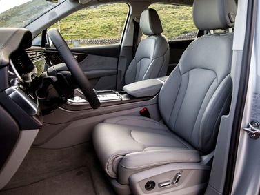 Audi Q7 عملية فيس ليفت II (4M) II (4M)، دفع رباعي 5 أبواب — منطقة السائق