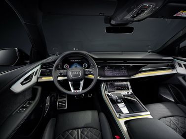 Audi Q8 I (4M) فيس ليفت (4M)، دفع رباعي 5 أبواب — منطقة السائق