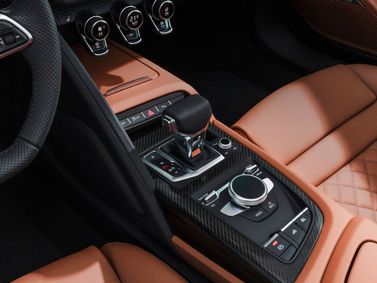 Audi R8 فيس ليفت II (4S) II (4S)، رودستر — الكونسول الوسطي