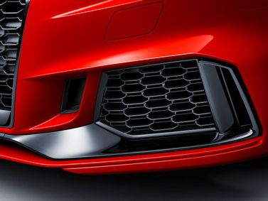 Audi RS 3 فيس ليفت II (8V) II (8V)، سيدان — الجزء الأمامي من السيارة عن قرب
