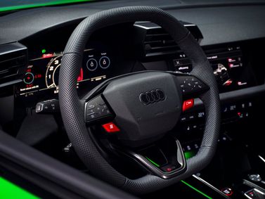 Audi RS 3 ثالثاً (8 سنوات) فيس ليفت، هاتشباك 5 أبواب Sportback — عجلة القيادة