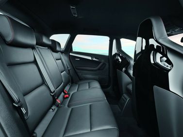 Audi RS 3 I (8P)، هاتشباك 5 أبواب Sportback — المقاعد الخلفية