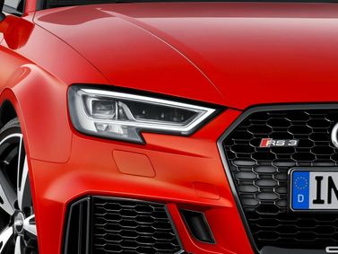 Audi RS 3 فيس ليفت II (8V) II (8V)، سيدان — الجزء الأمامي من السيارة عن قرب