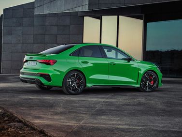 Audi RS 3 III (8Y), Седан — вид сзади в три четверти