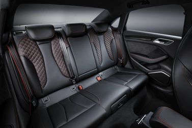 Audi RS 3 فيس ليفت II (8V) II (8V)، سيدان — المقاعد الخلفية