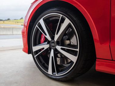 Audi RS 3 فيس ليفت II (8V) II (8V)، سيدان — جنط العجلة