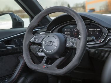 Audi RS 4 IV (B9), Wagon 5 doors — steering wheel