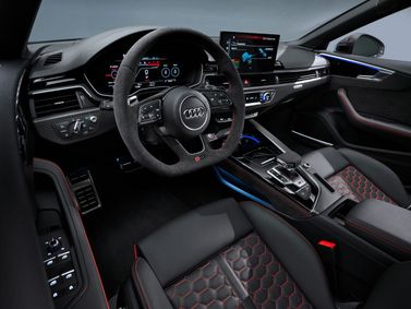 Audi RS 5 عملية فيس ليفت II (F5)، ليفتباك Sportback — منطقة السائق