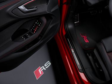 Audi RS 5 III (B10)، واجون 5 أبواب — منظر عام للمقصورة