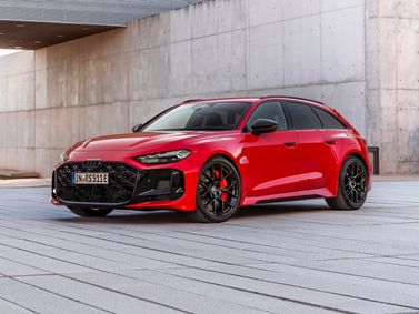 Audi RS 5 III (B10)، واجون 5 أبواب — منظر أمامي بزاوية ثلاثة أرباع