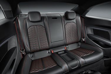 Audi RS 5 II (F5)، كوبيه — المقاعد الخلفية