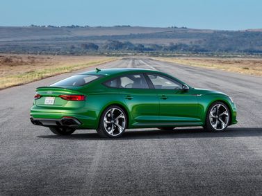 Audi RS 5 II (F5)، ليفتباك Sportback — منظر خلفي أيمن