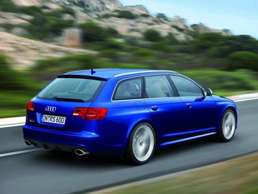 Audi RS 6 II (C6), Универсал 5 дв. — вид сзади справа