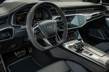 Audi RS 7 II (4K), Лифтбэк — место водителя