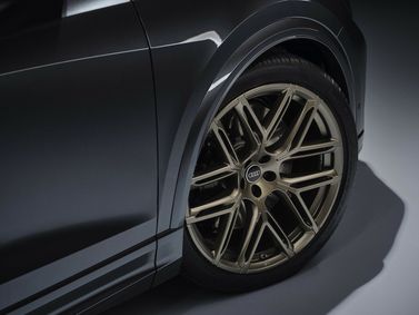 Audi RS Q8 أنا فيس ليفت، دفع رباعي 5 أبواب — جنط العجلة