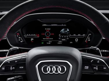 Audi RS Q3 II (F3)، دفع رباعي 5 أبواب — لوحة العدادات