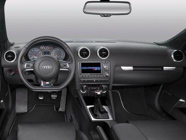 Audi S3 II (8P) II (8P) فيس ليفت، هاتشباك 5 أبواب — لوحة القيادة