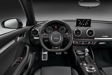 Audi S3 III (8 فولت)، هاتشباك 5 أبواب Sportback — منطقة السائق