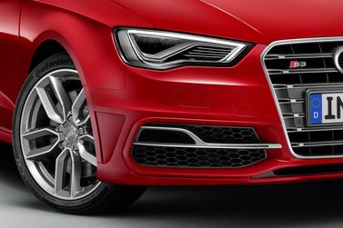 Audi S3 III (8 فولت)، هاتشباك 5 أبواب Sportback — الجزء الأمامي من السيارة عن قرب