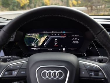 Audi S3 IV (8Y), Седан — панель приборов