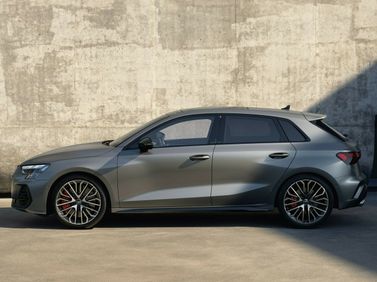 Audi S3 عملية فيس ليفت IV (8 سنوات)، هاتشباك 5 أبواب Sportback — منظر من الجانب الأيمن
