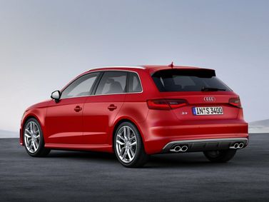 Audi S3 III (8 فولت)، هاتشباك 5 أبواب Sportback — منظر خلفي أيمن