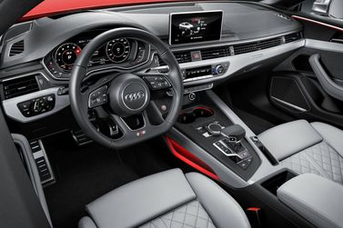 Audi S5 II (F5), Купе — место водителя