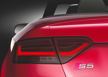Audi S5 I (8T) فيس ليفت I (8T)، قابلة للتحويل — المصباح الخلفي