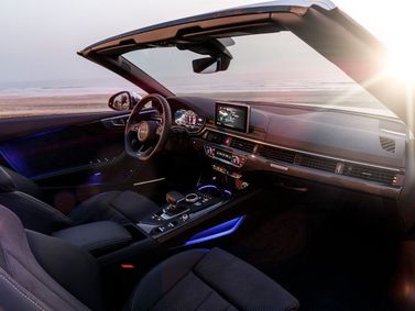 Audi S5 II (F5), Кабриолет — передняя панель