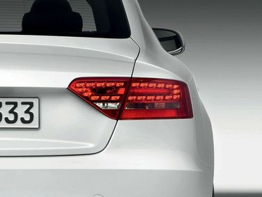 Audi S5 I (8T)، ليفتباك — المصباح الخلفي