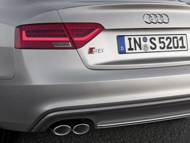 Audi S5 I (8T) فيس ليفت I (8T)، كوبيه — الجزء الخلفي من السيارة عن قرب