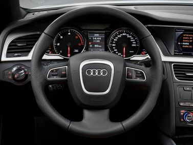 Audi S5 I (8T)، قابلة للتحويل — عجلة القيادة