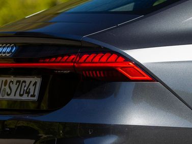 Audi S7 II (4K)، ليفتباك Sportback — المصباح الخلفي