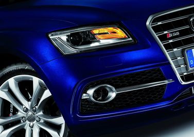 Audi SQ5 I (8R)، دفع رباعي 5 أبواب — الجزء الأمامي من السيارة عن قرب