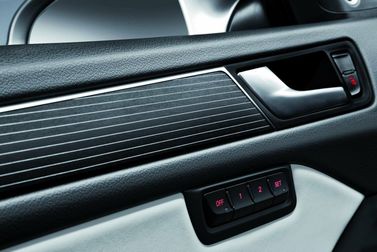 Audi SQ5 I (8R)، دفع رباعي 5 أبواب — تفصيل داخلي
