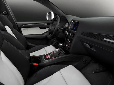 Audi SQ5 I (8R)، دفع رباعي 5 أبواب — منطقة السائق