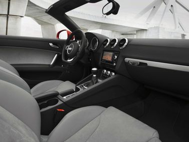 Audi TT II (8J) Рестайлинг, Родстер — место водителя