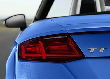 Audi TT III (8S)، رودستر — المصباح الخلفي