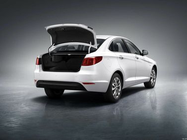 BAIC EU I، سيدان — حجرة الأمتعة