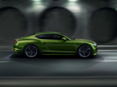 Bentley Continental GT رابعاً، كوبيه — منظر من الجانب الأيمن