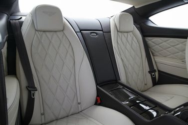 Bentley Continental GT ثانياً، كوبيه — المقاعد الخلفية