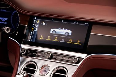 Bentley Continental GT ثالثاً، قابلة للتحويل — شاشة نظام المعلومات والترفيه
