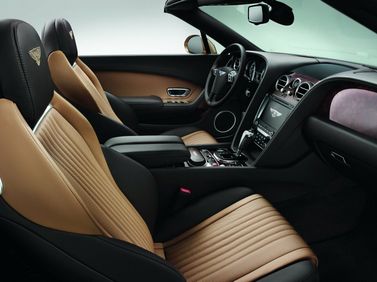 Bentley Continental GT فيس ليفت الثاني، قابلة للتحويل — منطقة السائق