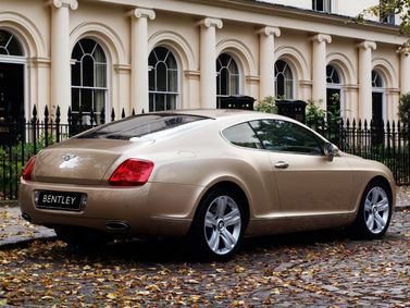 Bentley Continental GT I، كوبيه — منظر خلفي بزاوية ثلاثة أرباع